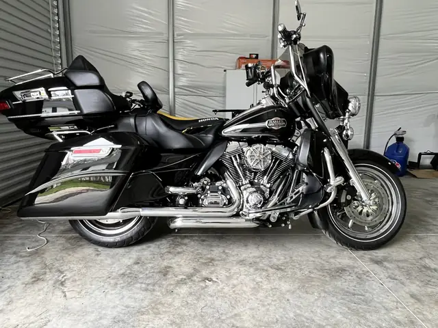 Harley bagger in the shop