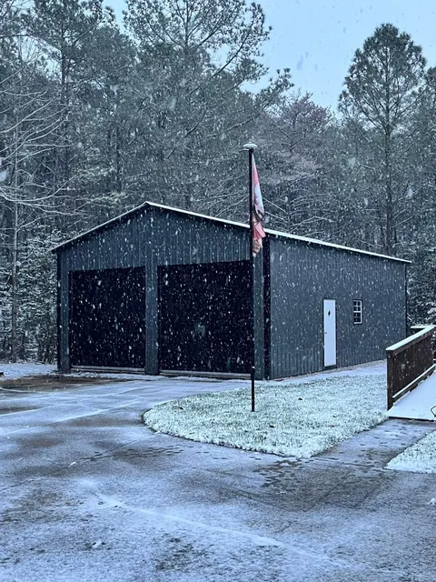 Shop standing through the first snow
